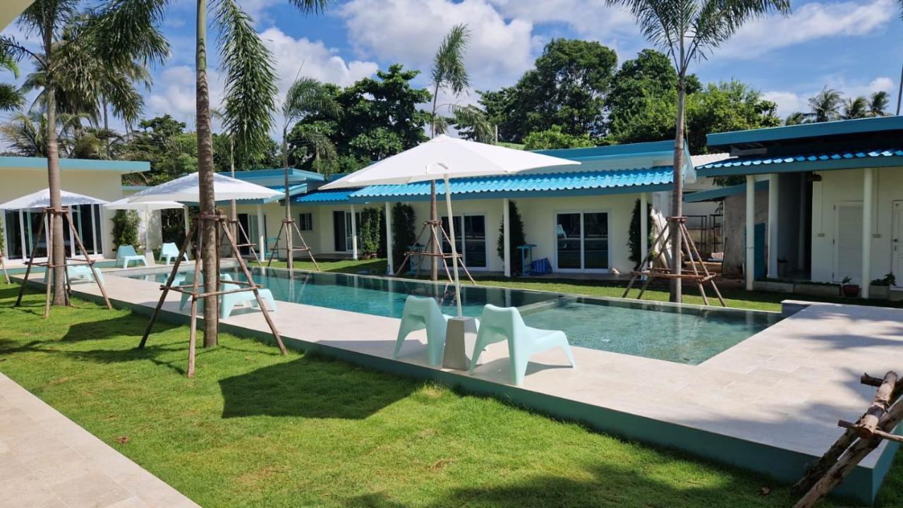 Le Petit Saint Tropez Hotel Khanom Ngoại thất bức ảnh