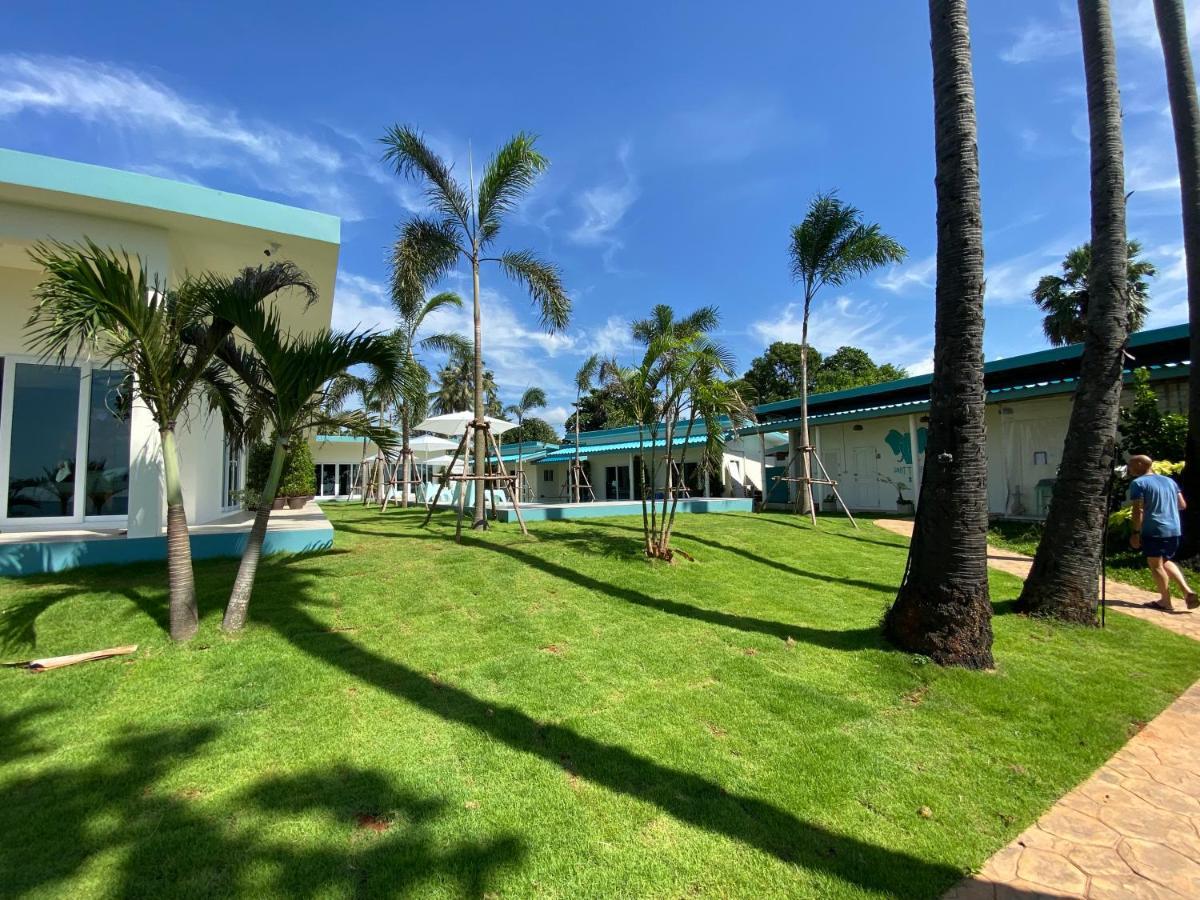 Le Petit Saint Tropez Hotel Khanom Ngoại thất bức ảnh