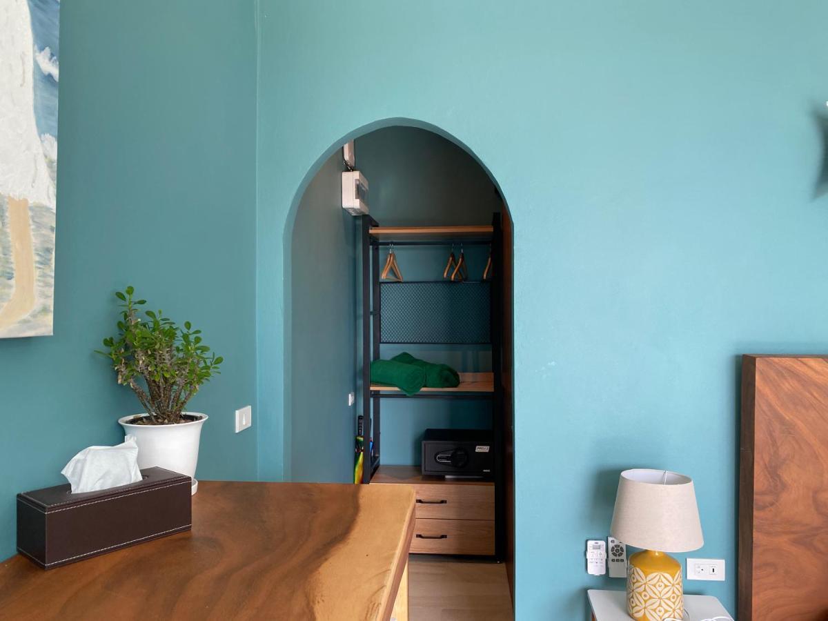Le Petit Saint Tropez Hotel Khanom Ngoại thất bức ảnh