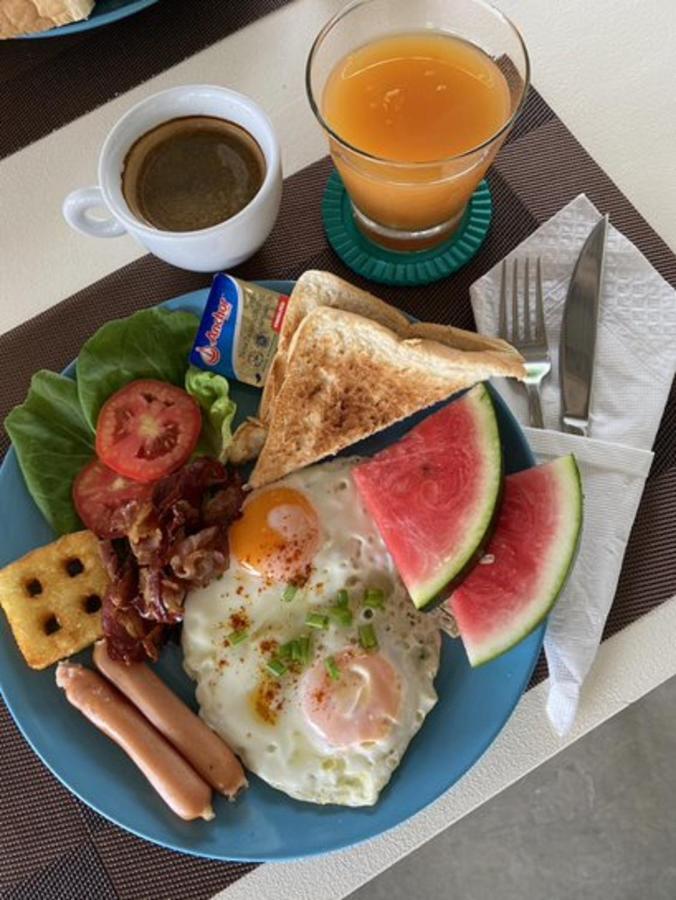 Le Petit Saint Tropez Hotel Khanom Ngoại thất bức ảnh